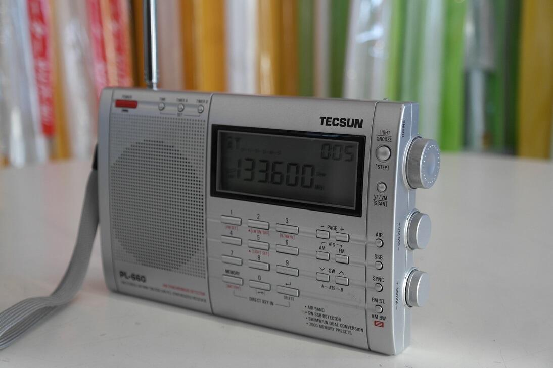 Second Hand Tecsun PL-660 World Radio - Radioworld UK