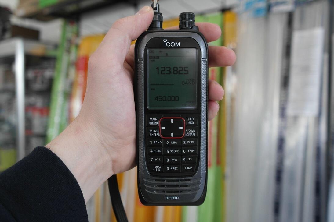 Second Hand Icom IC-R30 Wide Band HF VHF UHF Handheld Communications  Receiver
