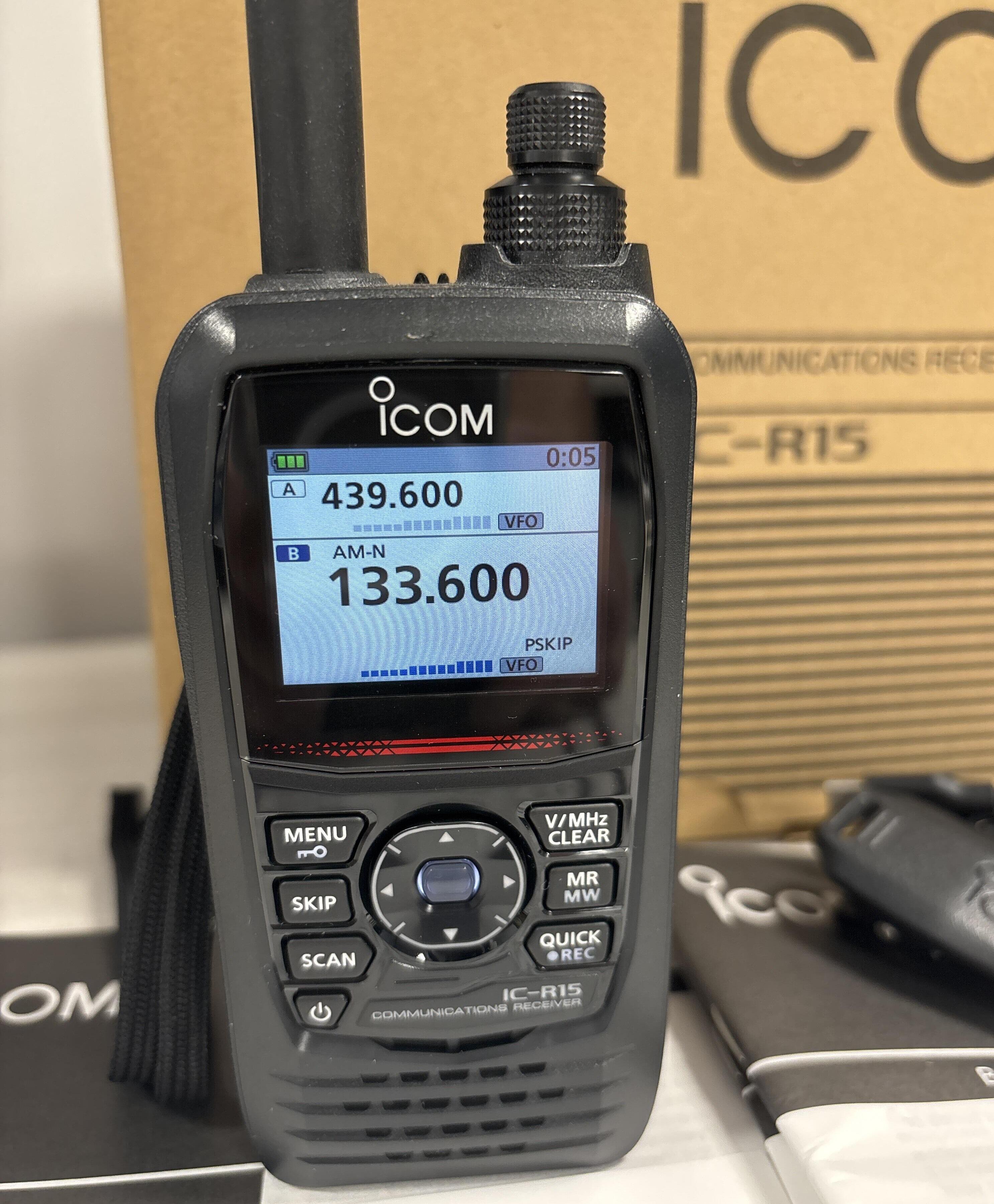 ぴ ユウ Second Hand Icom ic-r15 wideband receiver - Radioworld UK