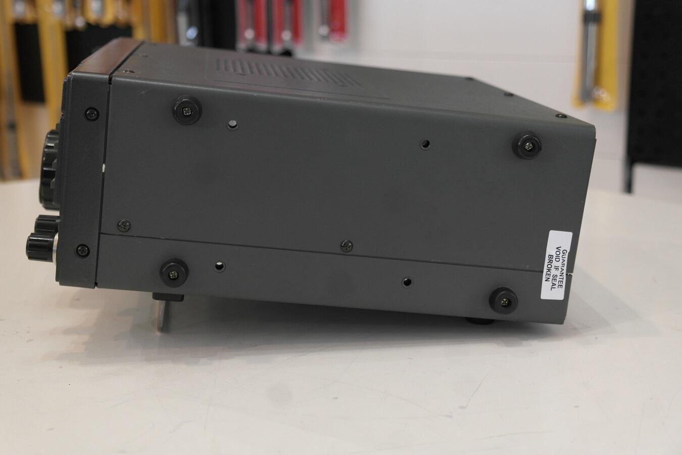 Second Hand Icom IC-R7000 VHF/UHF Communications Receiver