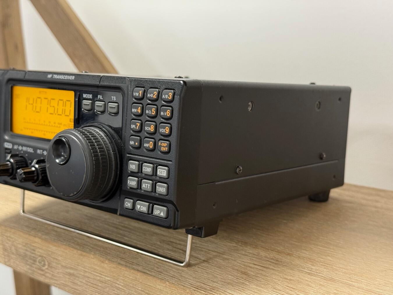 Second Hand Icom IC-718 HF Transceiver | HF Amateur Radio | Radioworld UK