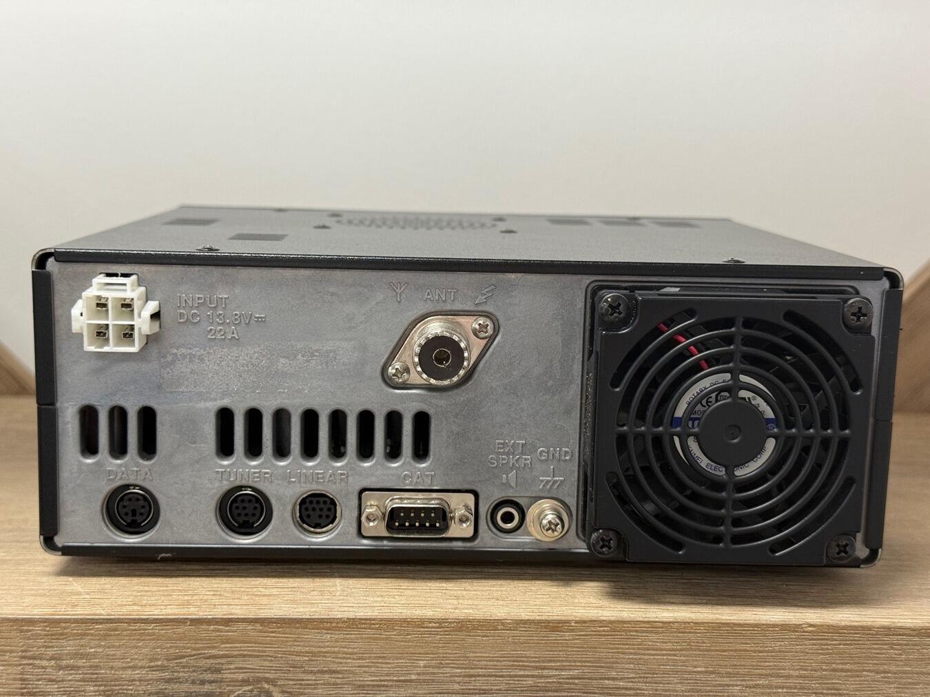 YAESU FT-450D HF/50MHzトランシーバー ysu-ft-450d_us_xl.jpg