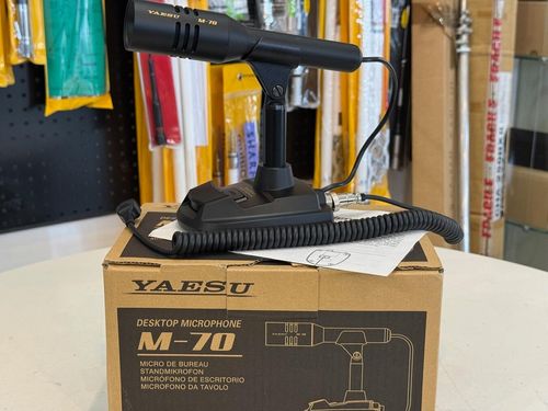 Second hand Yaesu M-70 desktop microphone front view – Radioworld UK