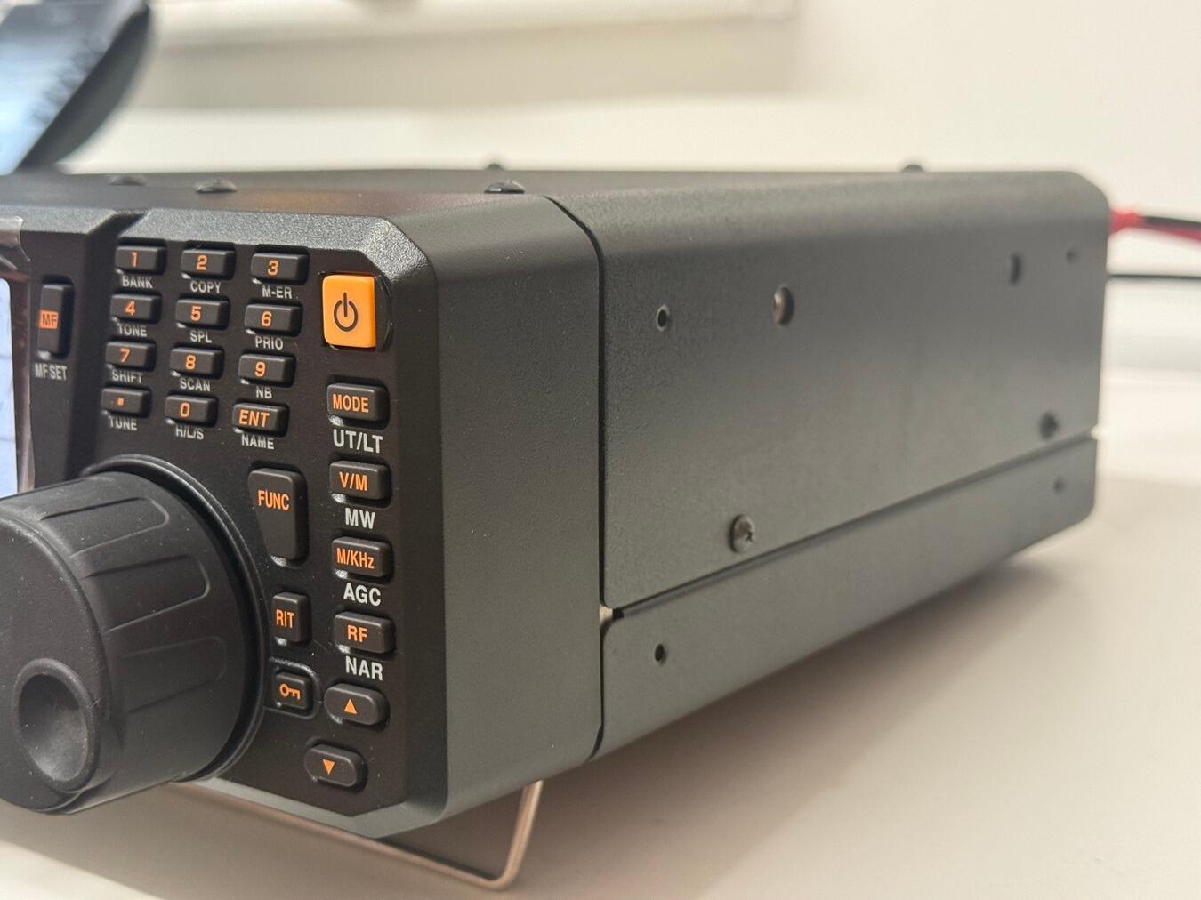 Second Hand Alinco DX‑SR8 HF Transceiver – 100W HF Radio 