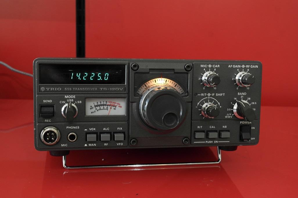 Second Hand Kenwood TS-120V 10W HF Mobile - radioworld