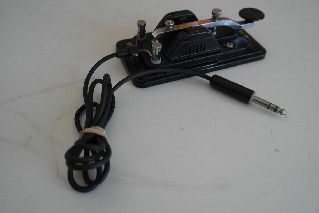 Second Hand HK-708 Hi-Mound Standard Key - Radioworld UK
