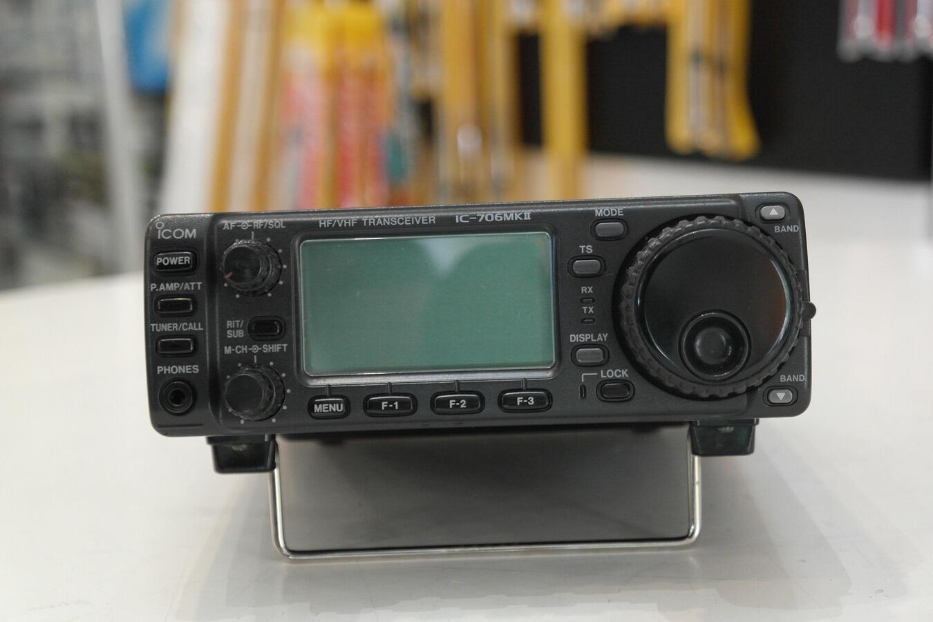 Icom IC-706 HF/VHF トランシーバー ICOM IC-706 HF/VHF ALL MODE TRANSCEIVER Amateur Ham Radio