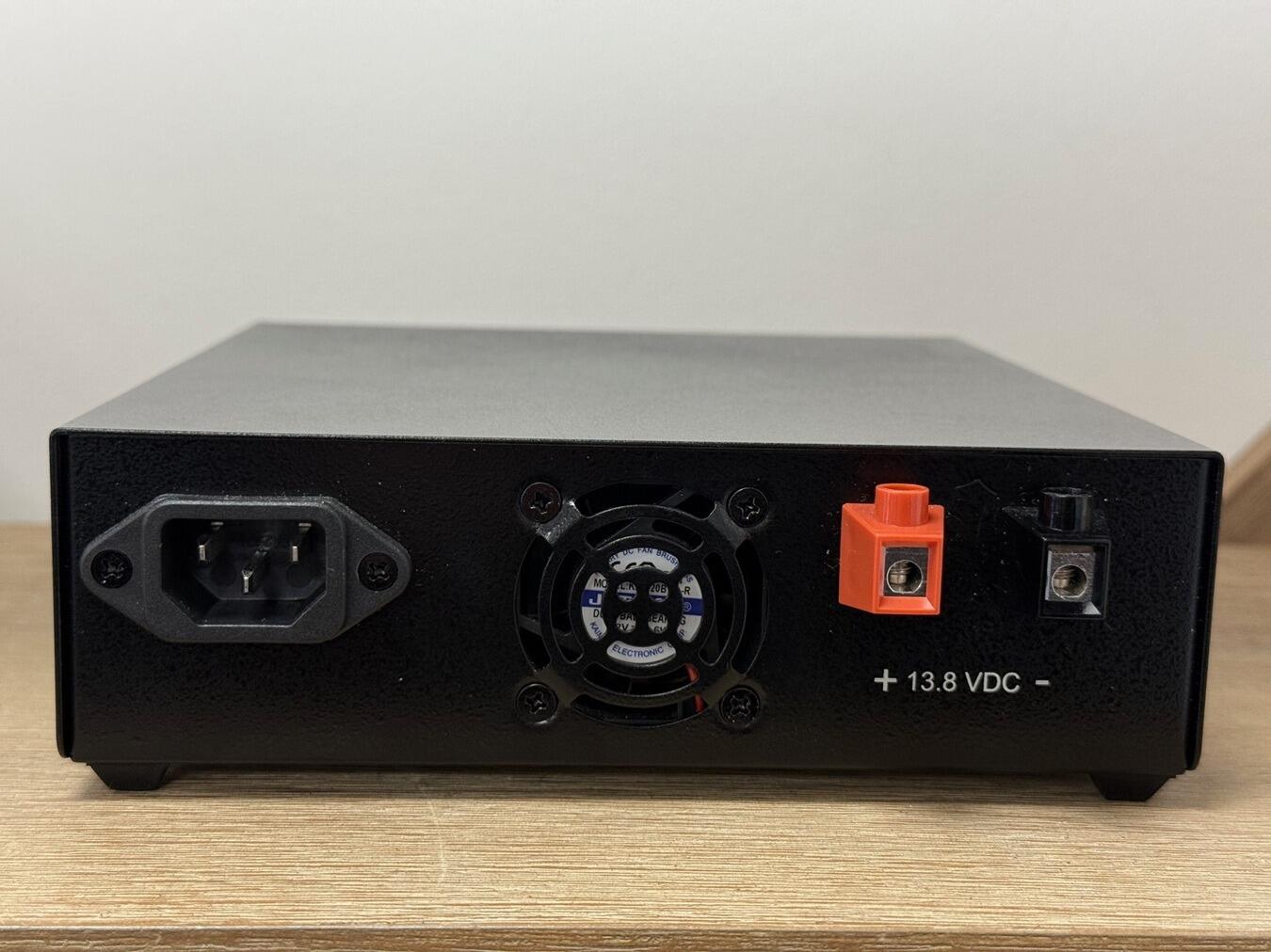 second-hand-samlex-sec-1225g-25a-regulated-power-supply-compact