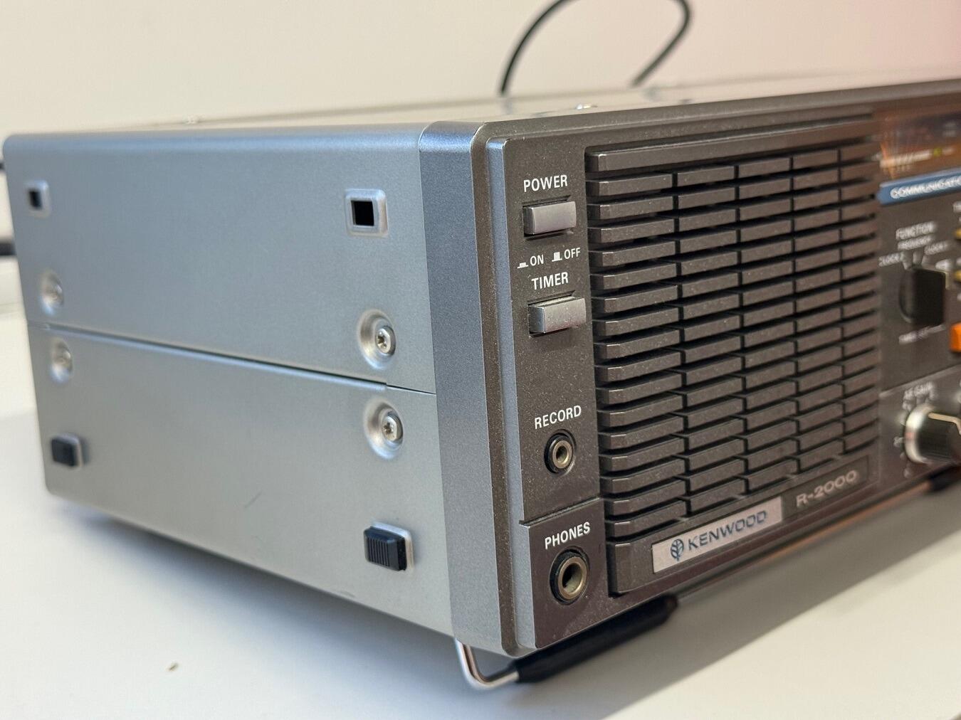 Second Hand Kenwood R-2000 Communications Receiver – Used