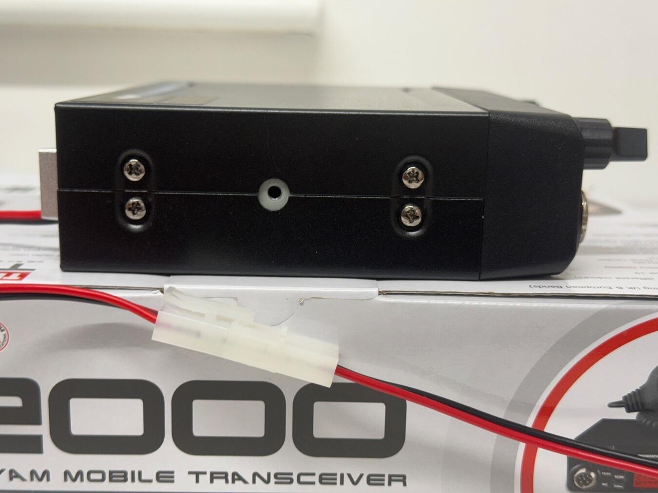 Second Hand Thunderpole T‑2000 – Side Profile of CB Radio