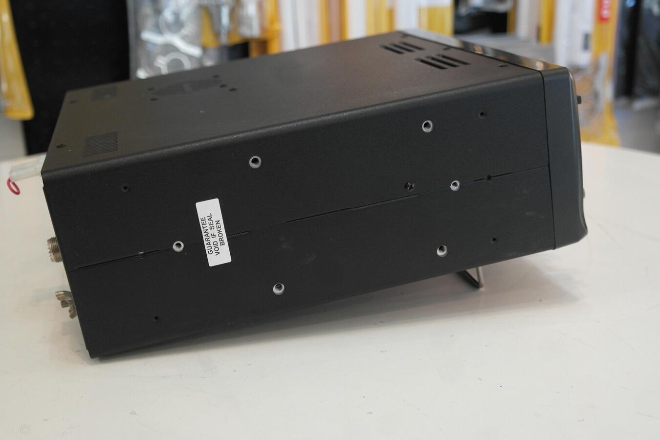 Icom IC-R8500 rear antenna and accessory connections
