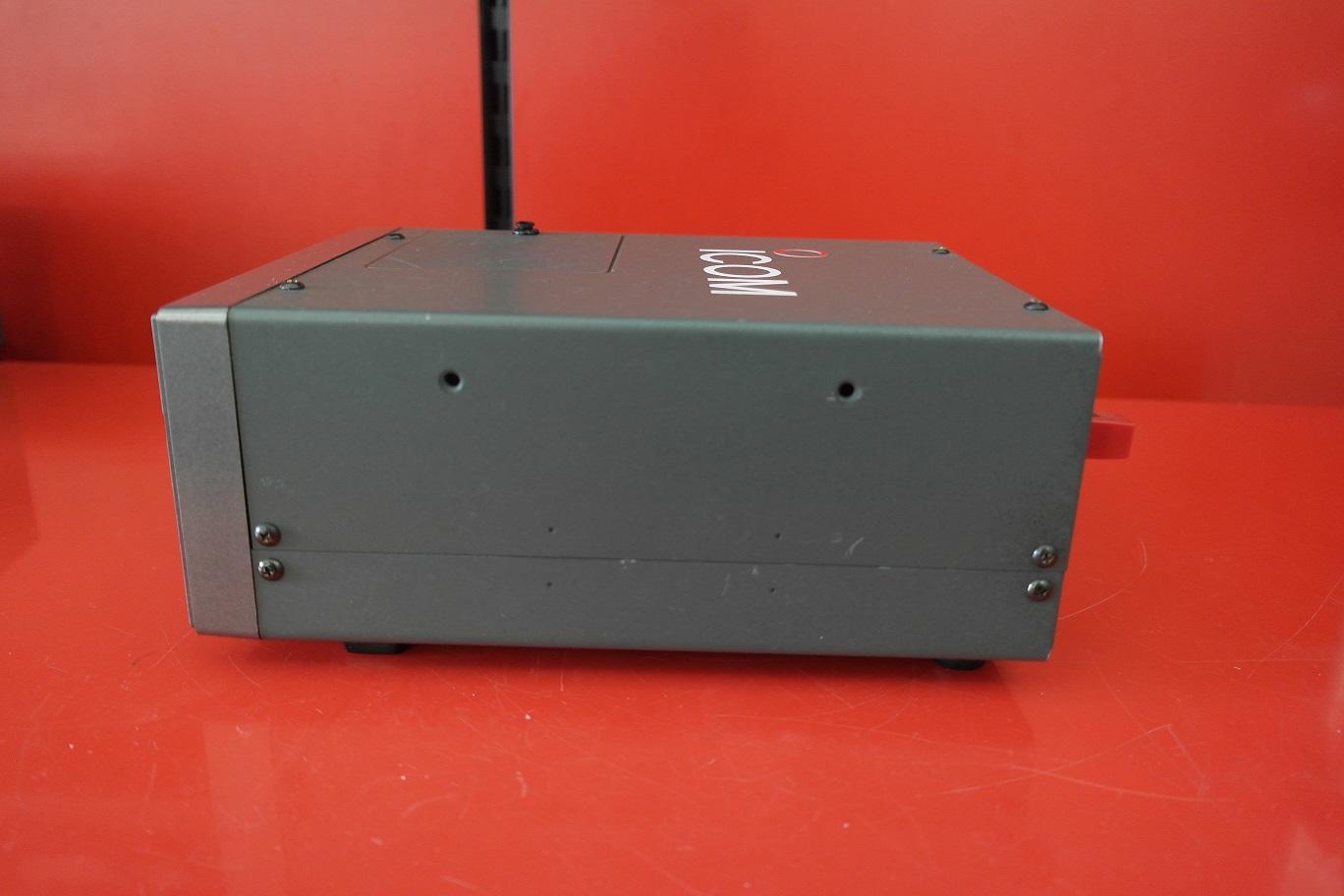 ICOM AT-150 フルオートマチックアンテナチューナー RigPix Database - Accessories - Icom AT-150