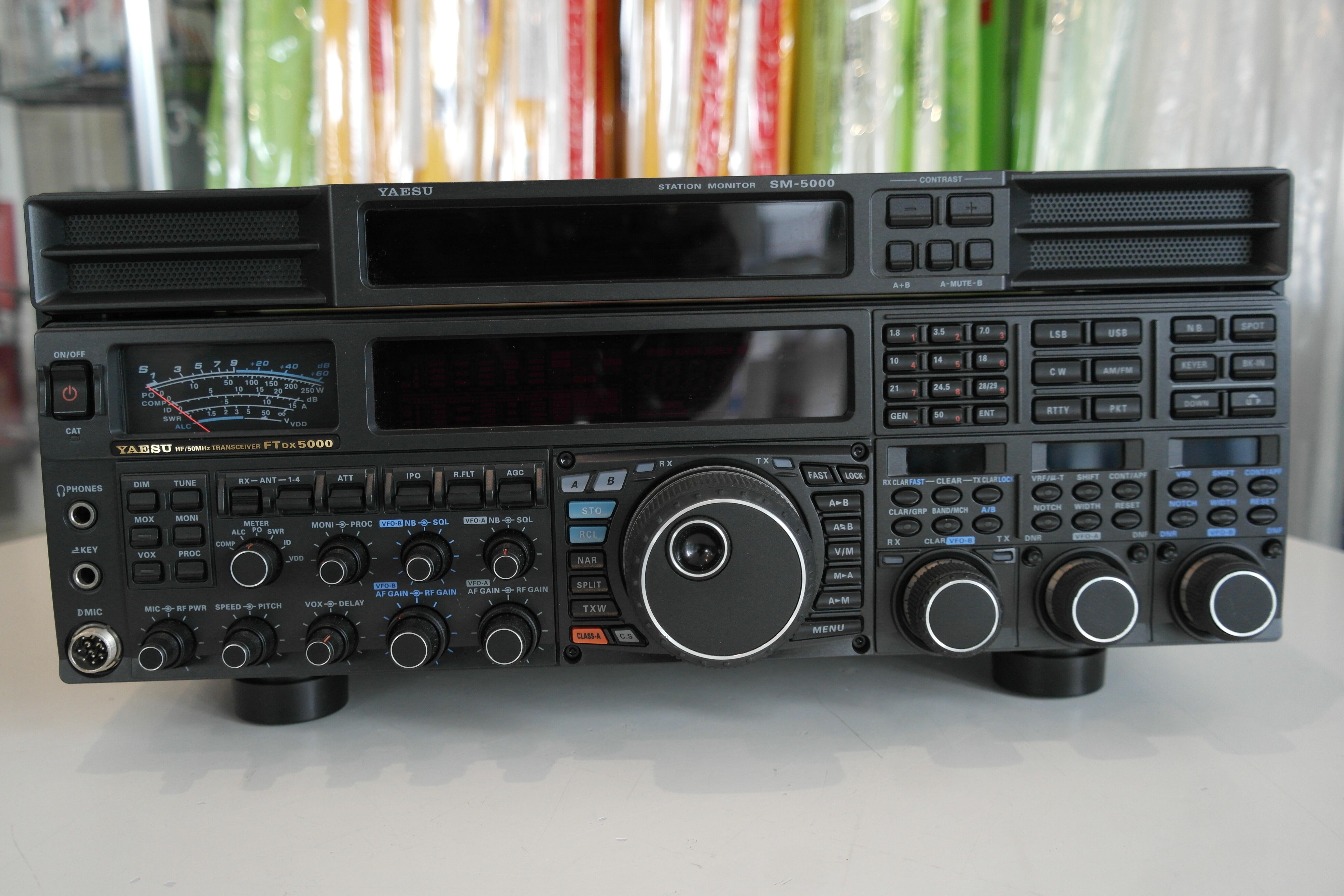 Second Hand Yaesu FTDX5000 HF Transceiver with Band Scope 3