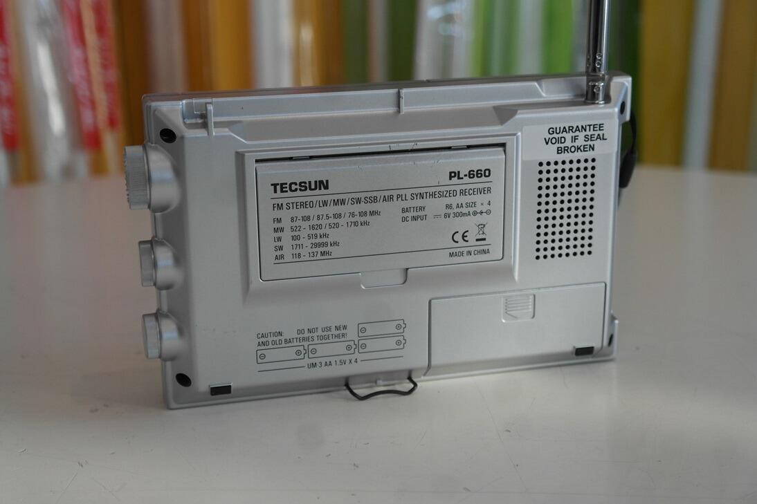 Second Hand Tecsun PL-660 World Radio - Radioworld UK
