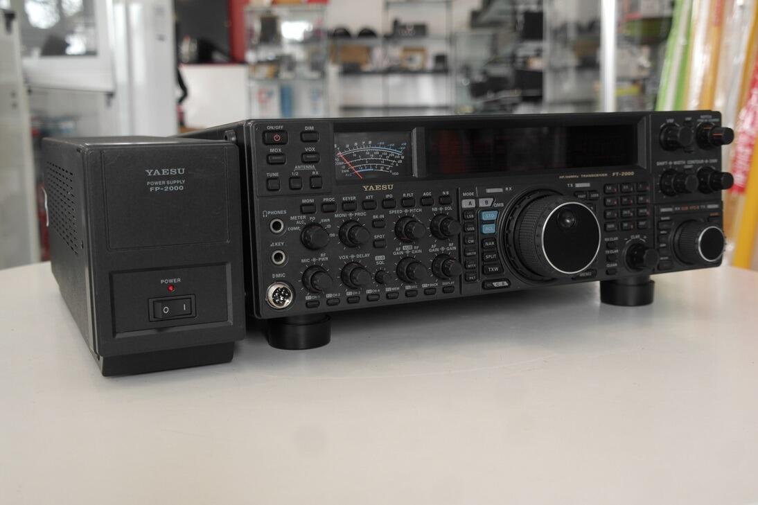 Second Hand Yaesu FT-2000D 200 Watt HF Base Transceiver - Radioworld