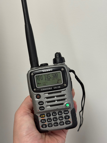 受信機 YAESU VX-5 (USED) Yaesu VX-5 50/144/430 MHz Triple-band Heavy Duty FM