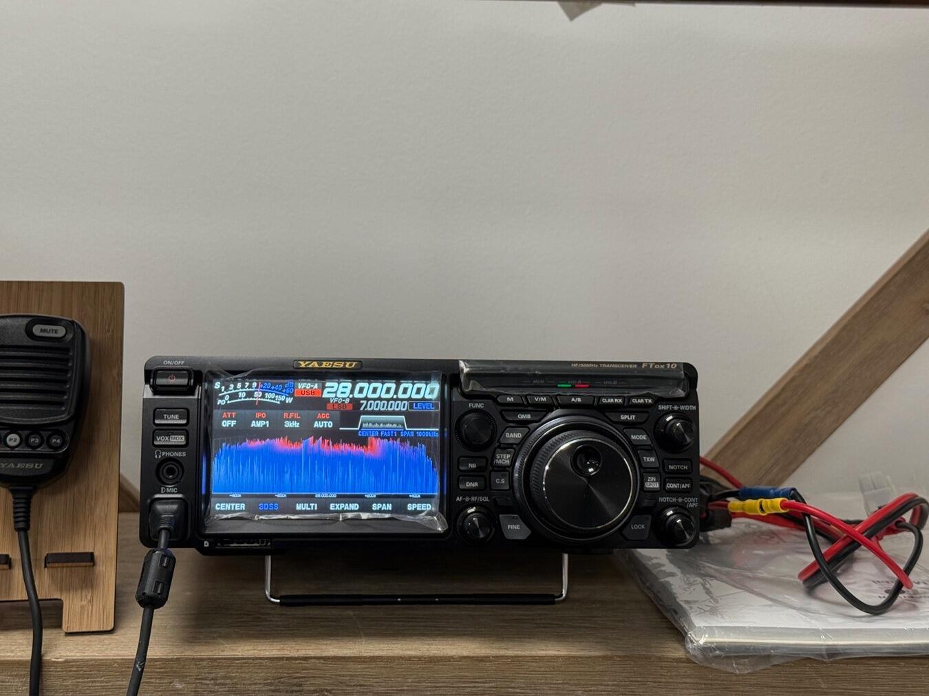 Second Hand Yaesu FTDX-10 HF/50 MHz Hybrid SDR Transceiver