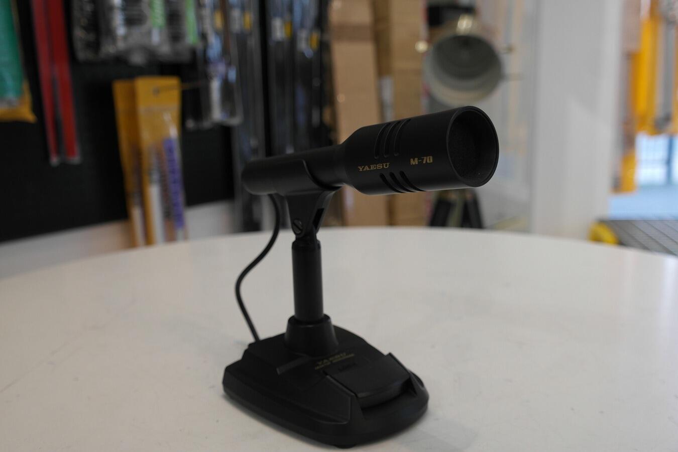 Second Hand Yaesu M-70 Desktop Microphone | Radioworld UK