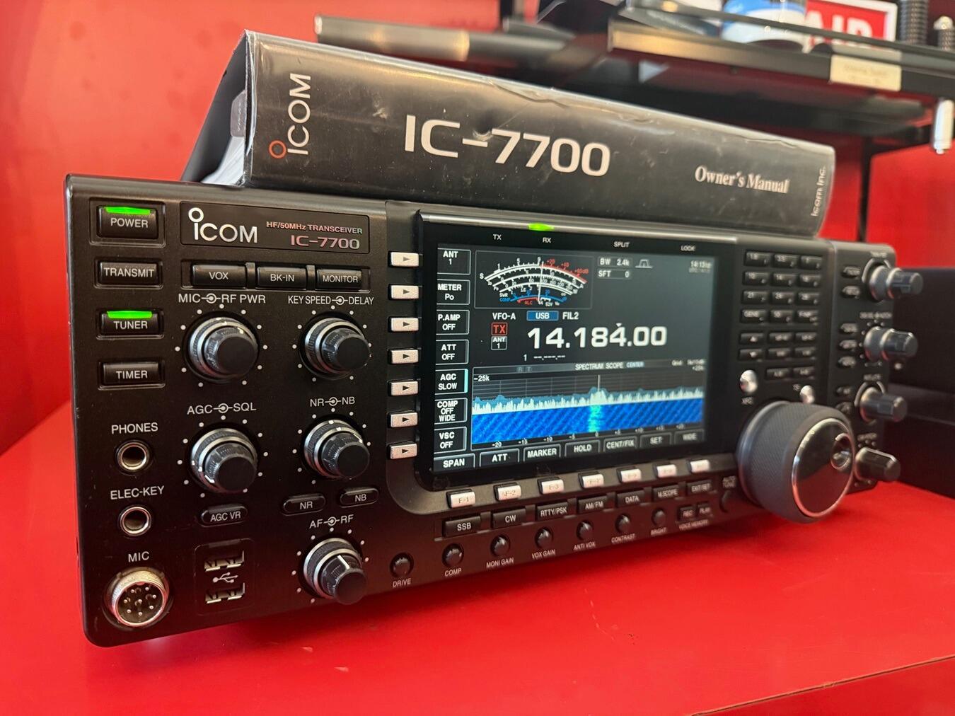 Le manuel d'utilisation Icom IC-7700 Amplificateur stéréo