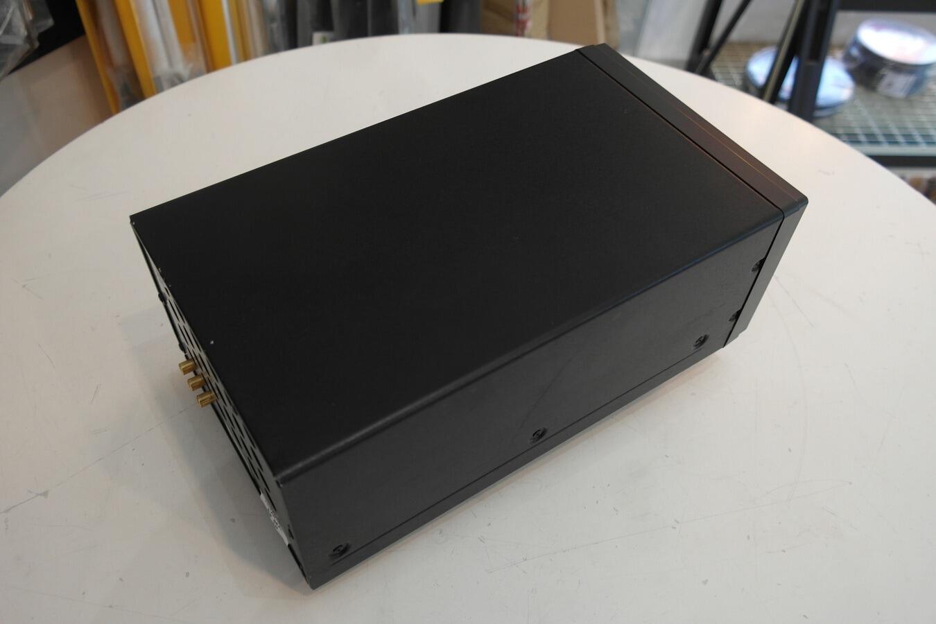 Yaesu SP-2000 matching amateur radio base station speaker