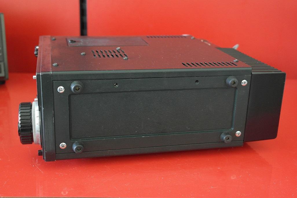 ICOM IC-720（RigPix Database - Icom - IC-720）