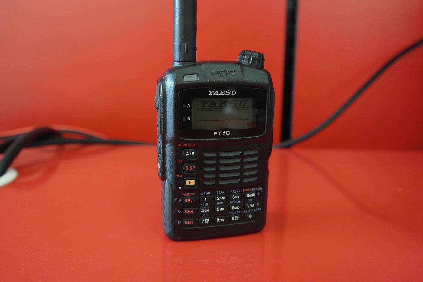 Second Hand Yaesu FT1DE Handheld Fusion Transceiver - Radioworld UK