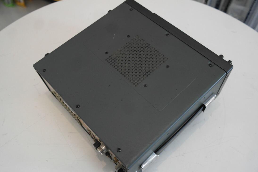 Second Hand Icom IC-R7000 VHF UHF Communications Receiver