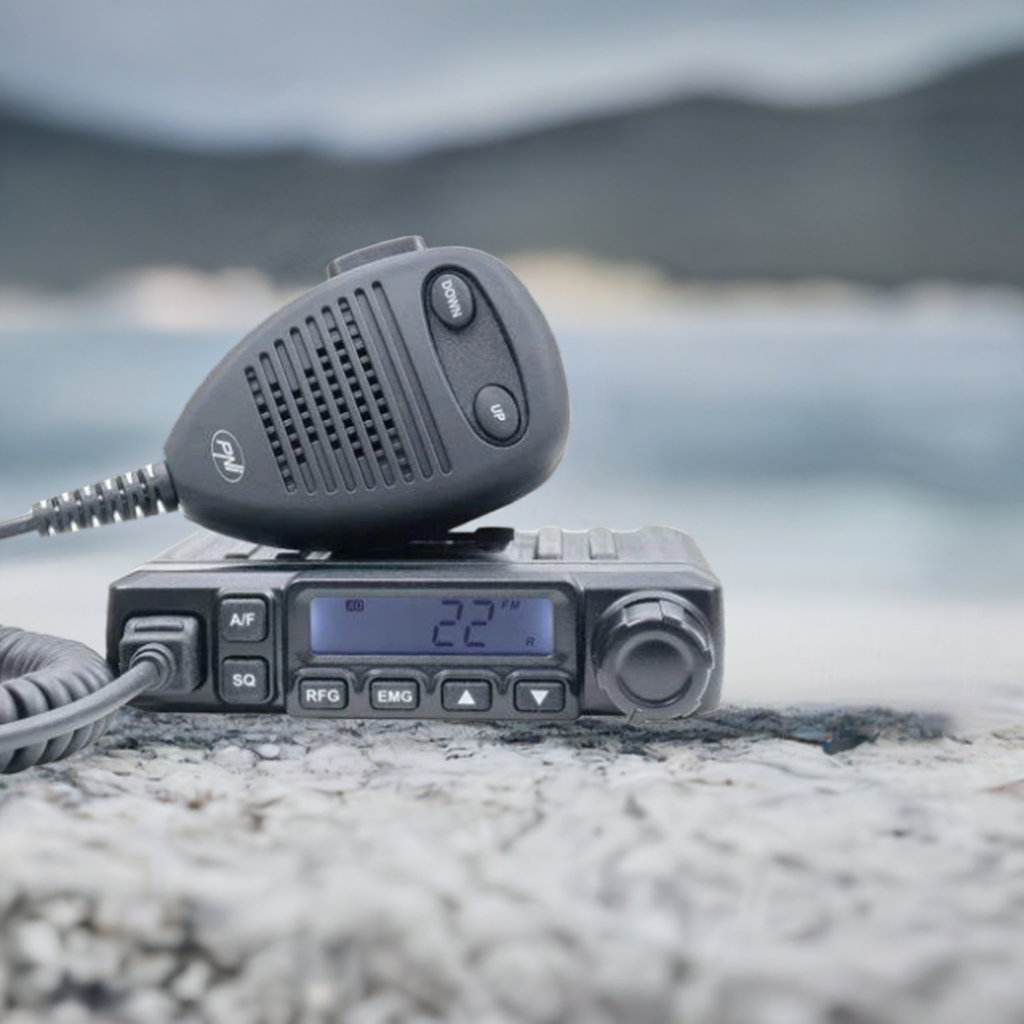 PNI HP-6500 is a versatile AM/FM 12V