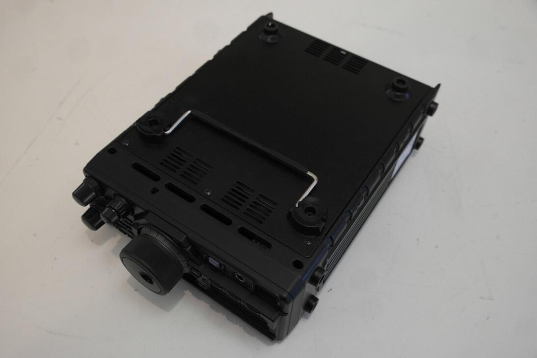 Second Hand Yaesu FT-897D Multi-Mode HF VHF UHF Transceiver - Radioworld UK