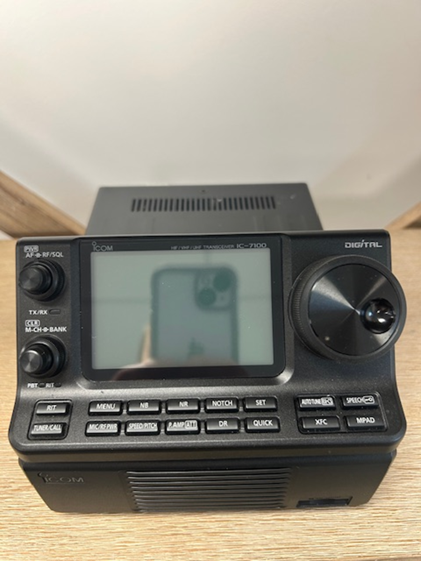 アンドロイド Second Hand Icom IC-7100 All Band All Mode Transceiver – HF