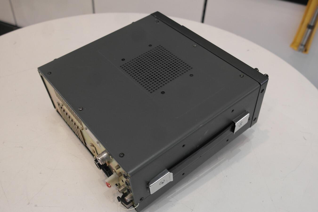 Second Hand Icom IC-R7000 VHF/UHF Communications Receiver
