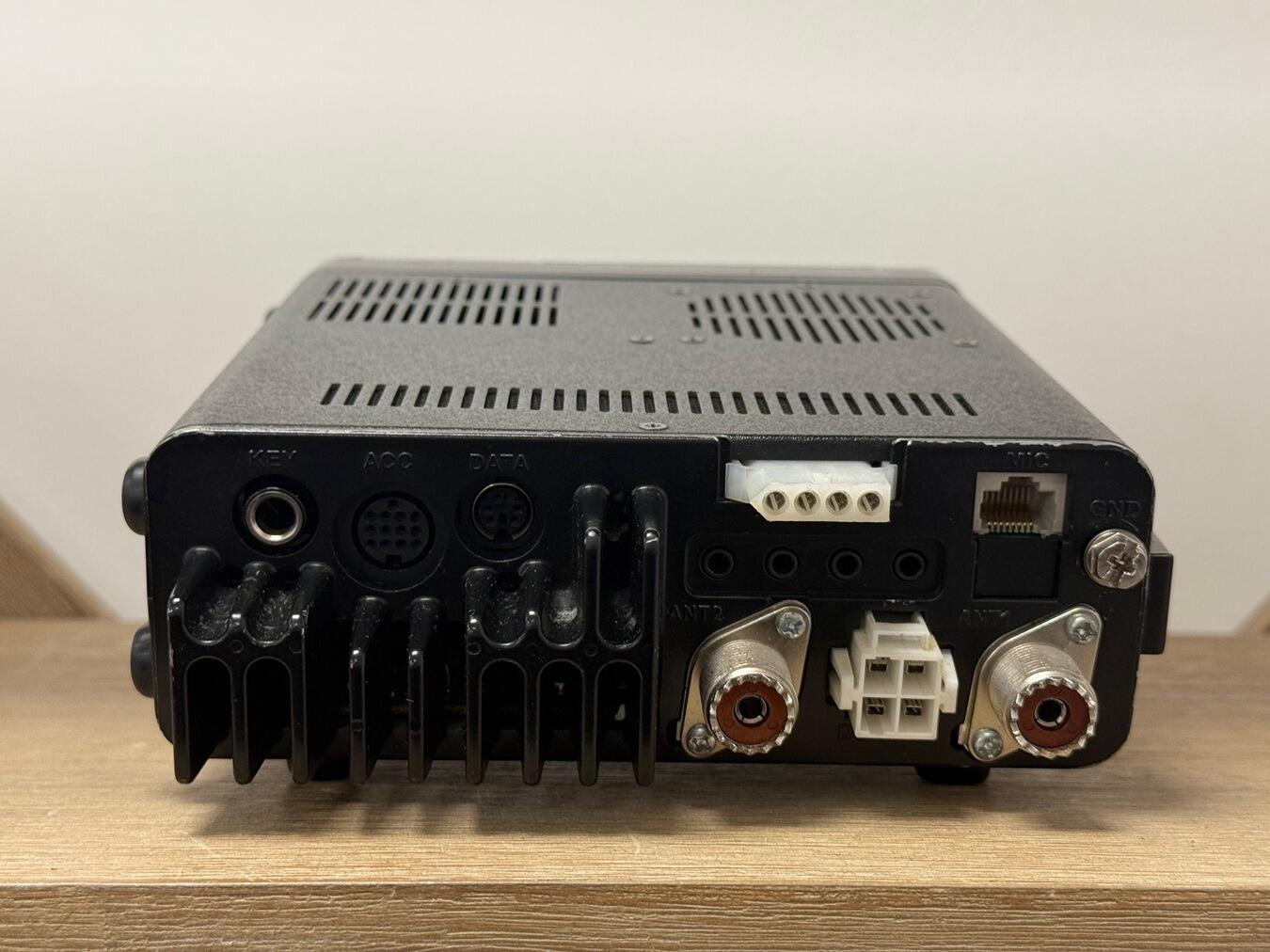 Used Icom IC-7000 HF/VHF/UHF Mobile Transceiver | Radioworld UK