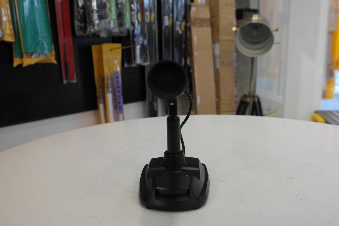 Second Hand Yaesu M-70 Desktop Microphone | Radioworld UK