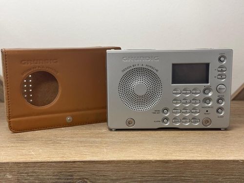 Rescue Rigs vintage Grundig YB-P 2000 Porsche Design receiver front view – Radioworld UK