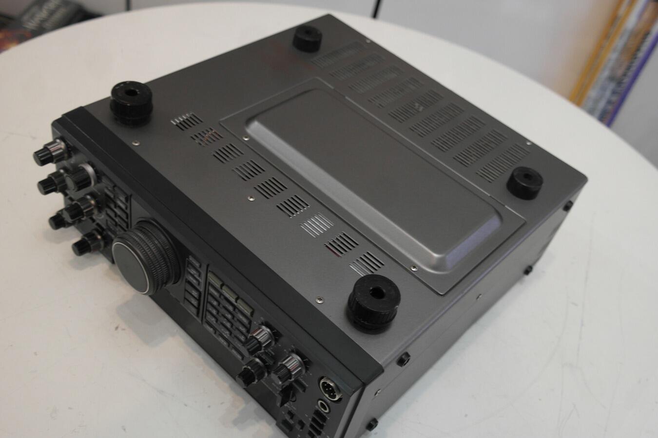 Second Hand Kenwood TS-850SAT HF Transceiver with ATU | Radioworld UK
