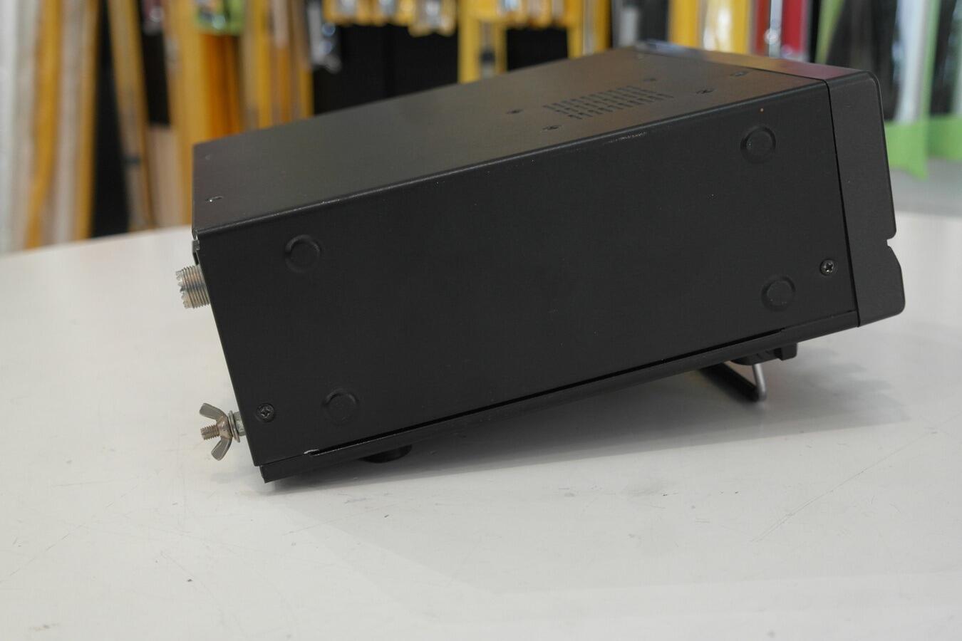 Yaesu FRG-100 side view HF receiver unit