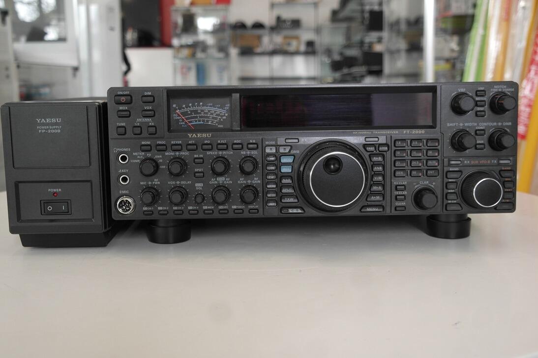 Second Hand Yaesu FT-2000D 200 Watt HF Base Transceiver - Radioworld