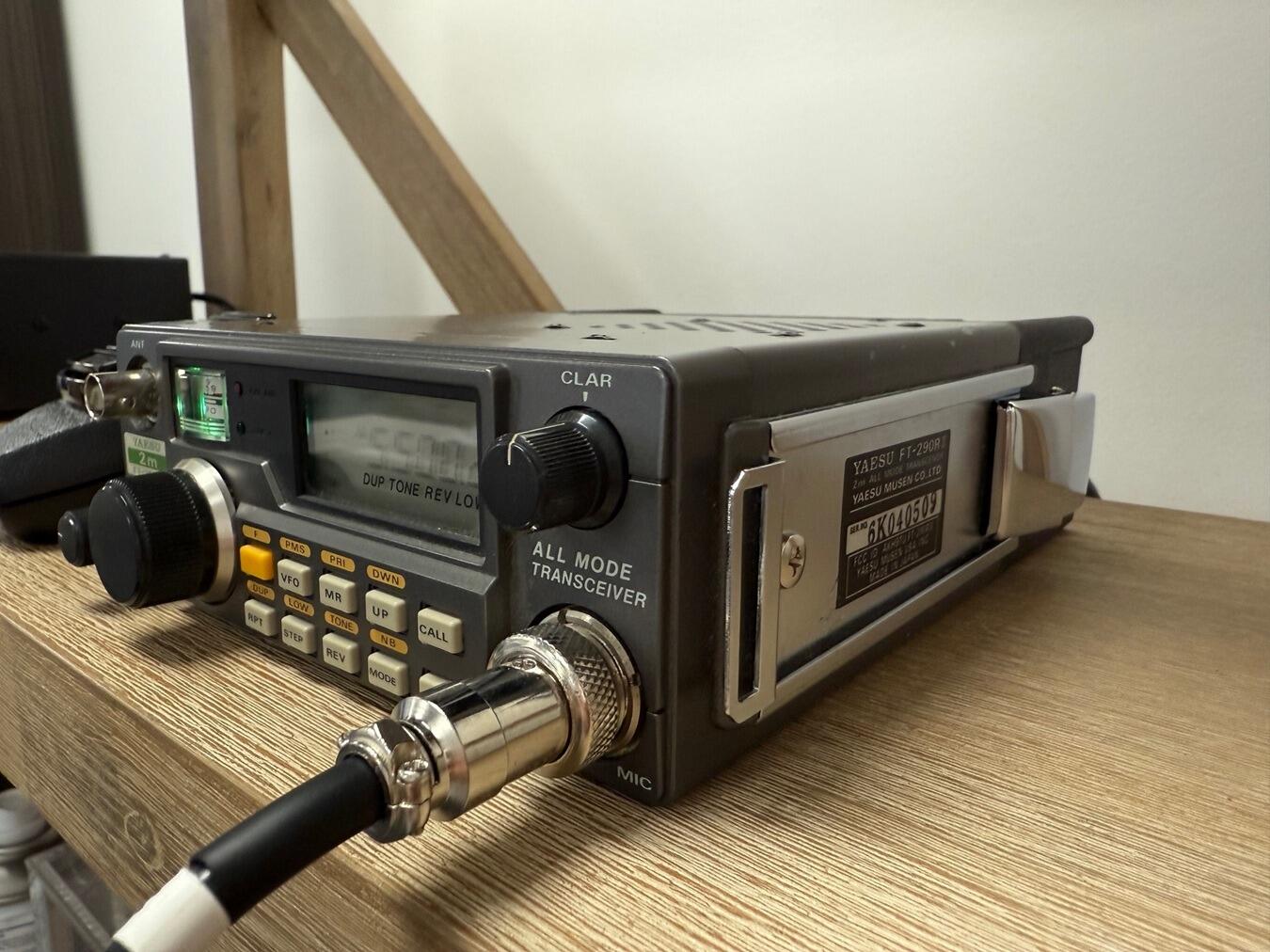 受信機 YAESU FT-290 2m ALL MODE TRANSCEVER The Yaesu FT290R allmode 2m and this one for the Brother in