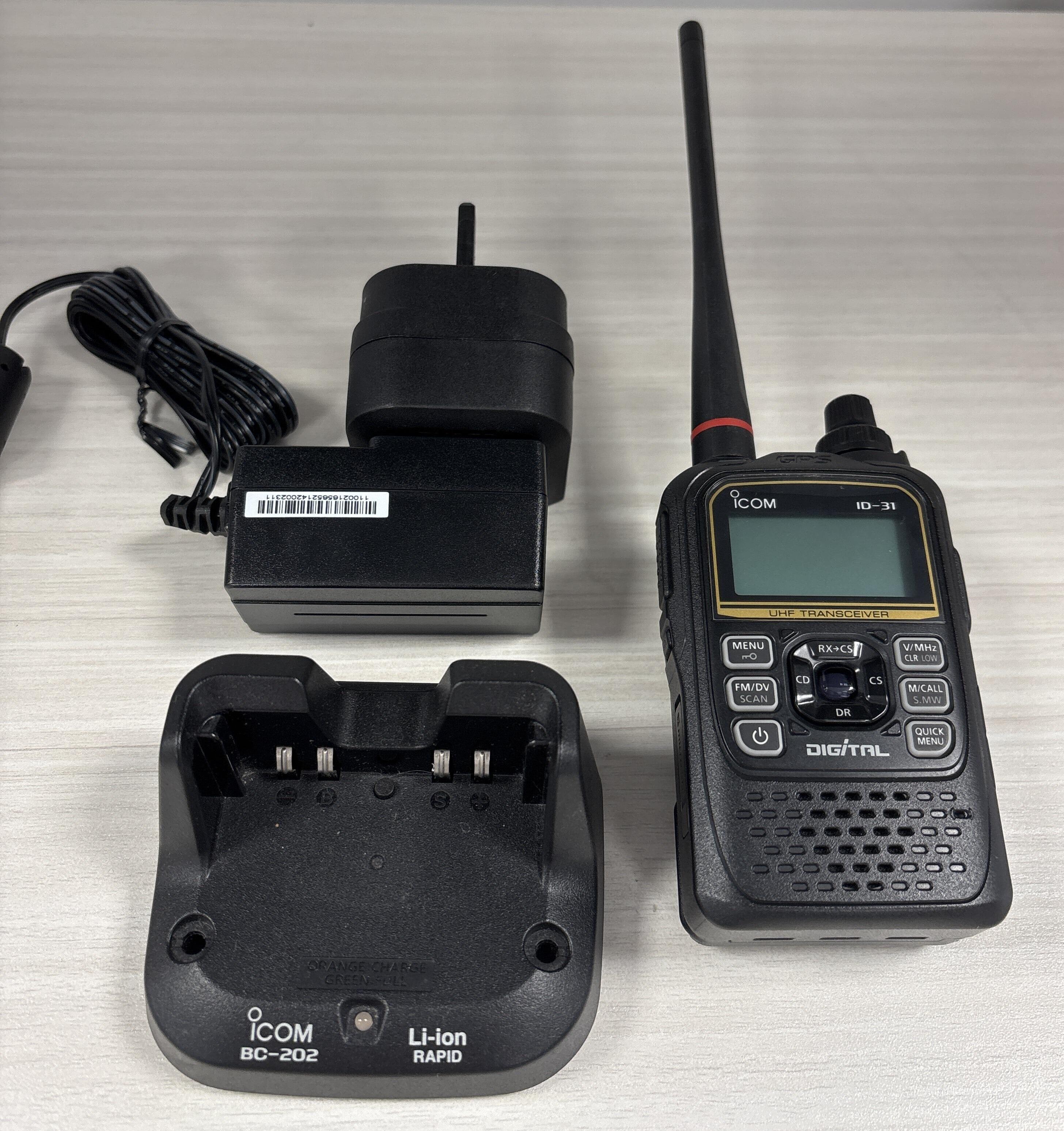 Second Hand Icom ID31 Plus UHF D Star Handheld Transceiver