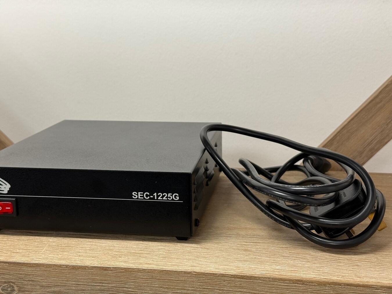 second-hand-samlex-sec-1225g-25a-regulated-power-supply-compact
