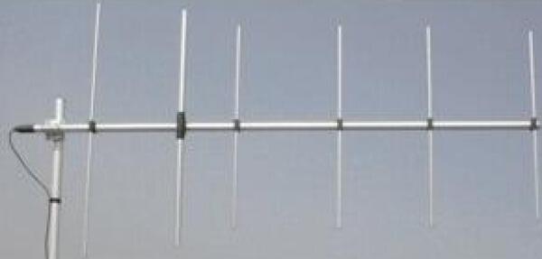 Directional VHF antenna for 155–175 MHz communication