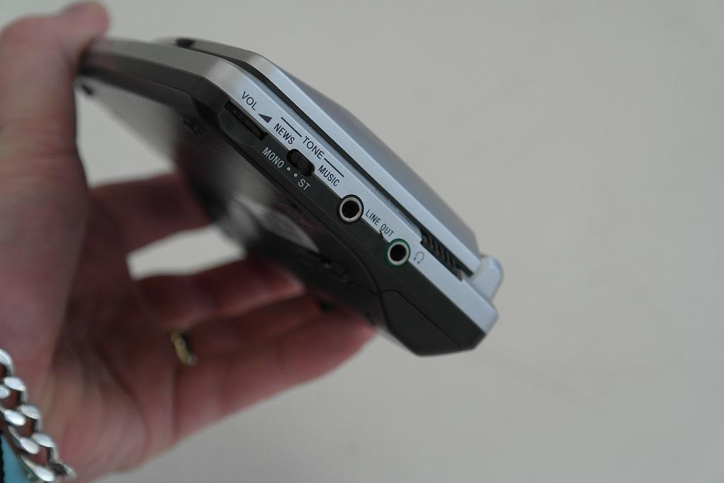 Second Hand Sony ICF-SW07 Portable HF SW Receiver 8