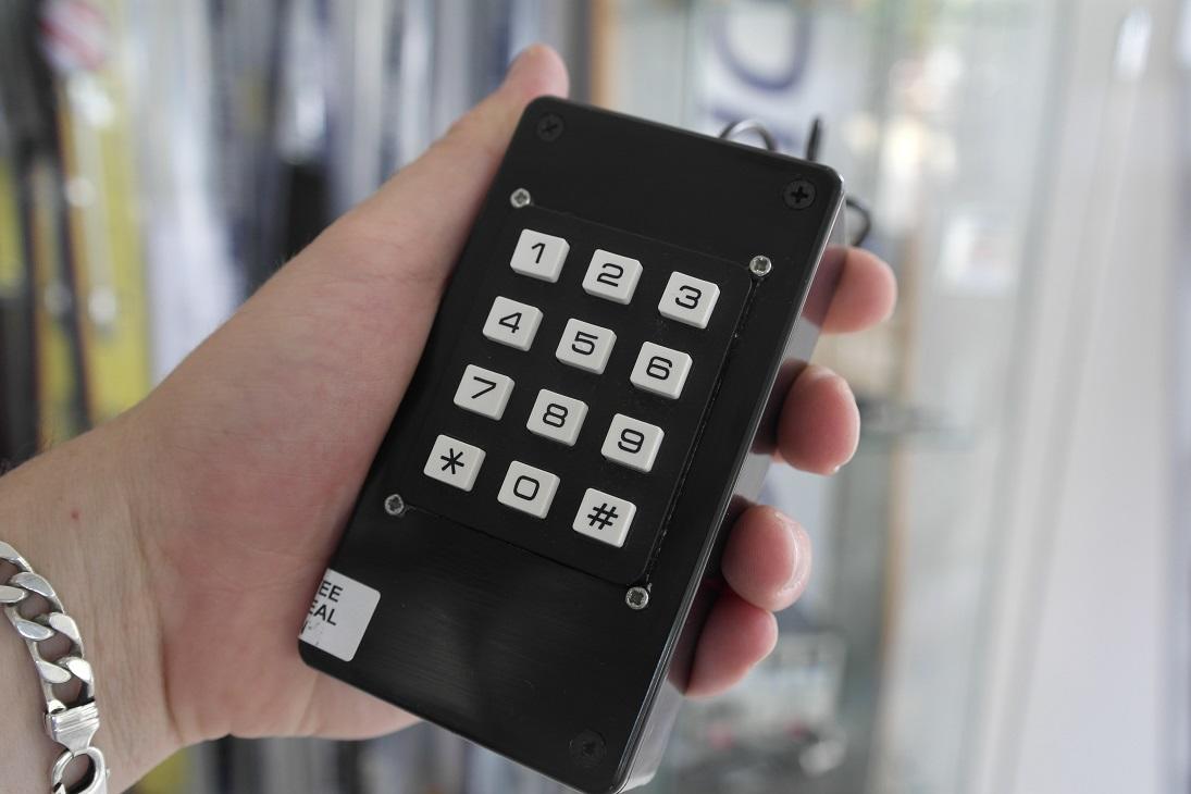Second Hand lowe K-225 keypad for HF-225 - radioworld