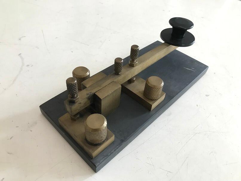 Second Hand Heavy Duty Brass Straight Morse Key 4