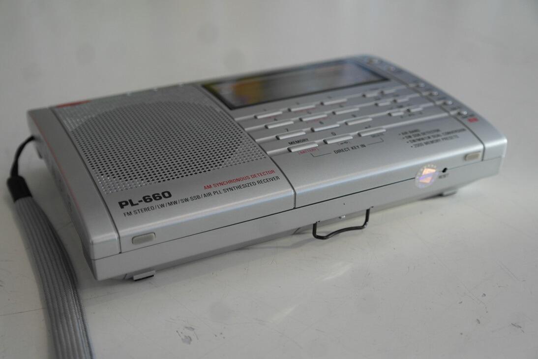 Second Hand Tecsun PL-660 World Radio - Radioworld UK