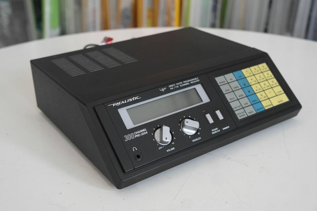Second Hand Realistic Pro-2004 Receiver Scanner 4