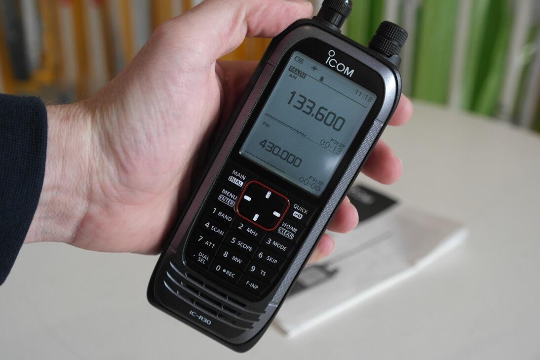 Second Hand Icom IC-R30 Wide Band HF VHF UHF Handheld Communications  Receiver