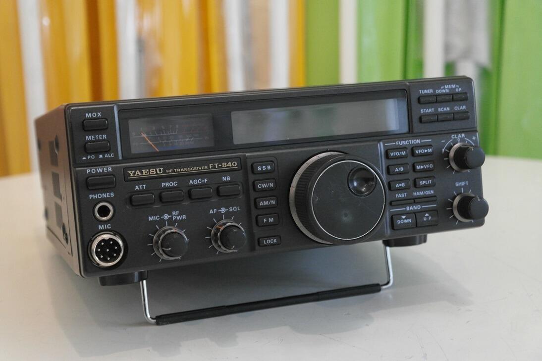 YAESU FT-900 HFトランシーバー Yaesu FT-900 HF Ham Radio Transceiver All mode 100W