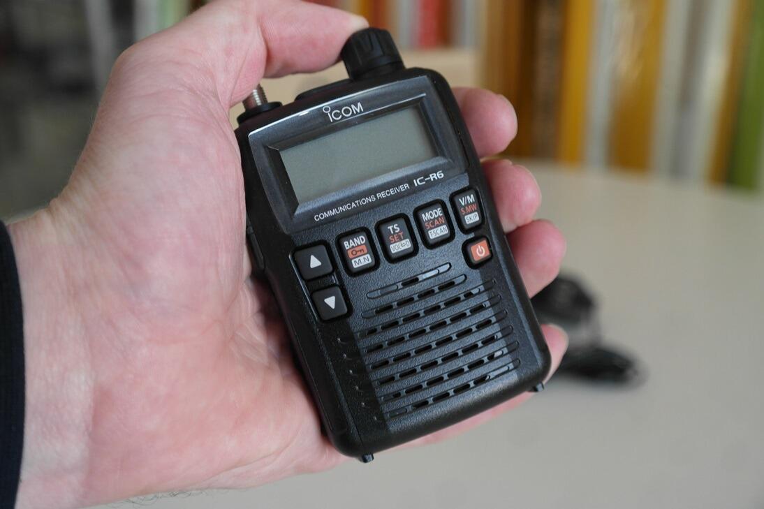 Second Hand Icom IC-R6 Handheld Communications Receiver 4