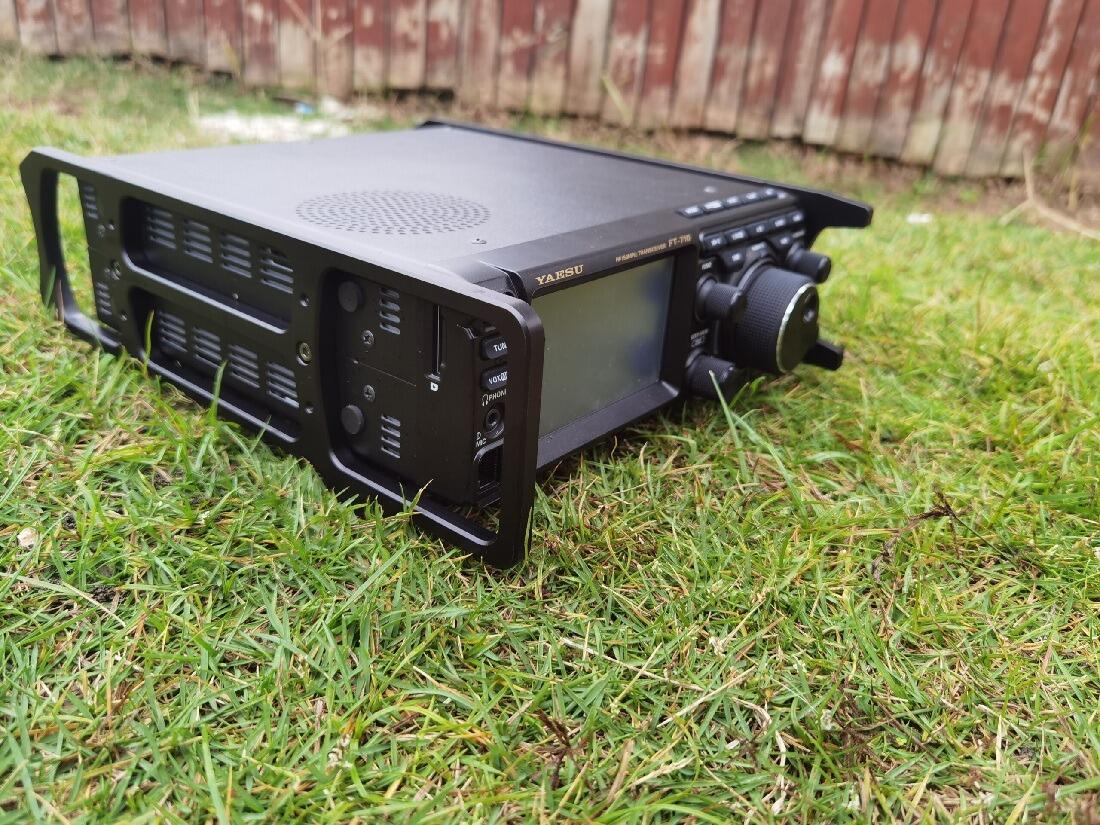 Chelegance JNCRadio Protection Rails for Yaesu FT-710 3